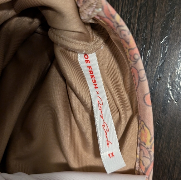2/$40 ✨Joe Fresh X Roxy Earle Flutter Swimsuit - Picture 6 of 6